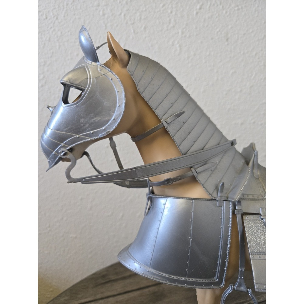 1968 Louis Marx Valor Armored Horse Noble Knight Series Vintage Rolling Toy - Picture 3 of 16